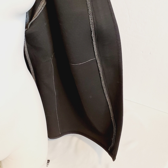 NHL LA Kings Women's Drop Kick Jacket - Picture 9 of 15